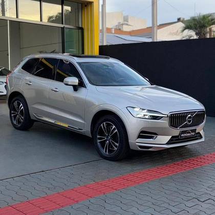 VOLVO XC60 2.0 T8 HYBRID MOMENTUM AWD GEARTRONIC VOLVO XC60 2.0 T8 HYBRID MOMENTUM AWD GEARTRONIC